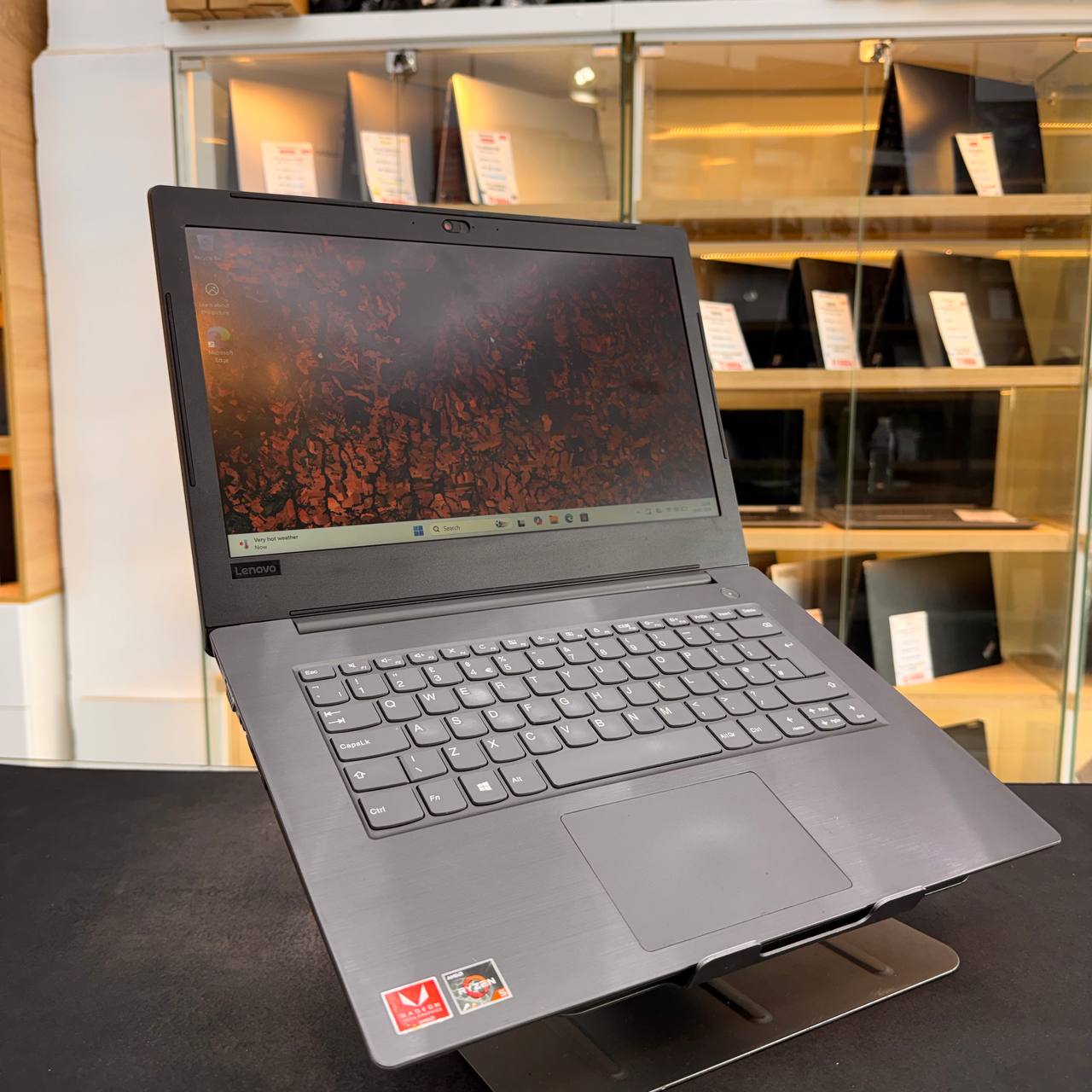 LENOVO LENOVO V14 RYZEN 5 2500U 8GB RAM 256SSD 14 " FHD  - LAPTOP vue 6