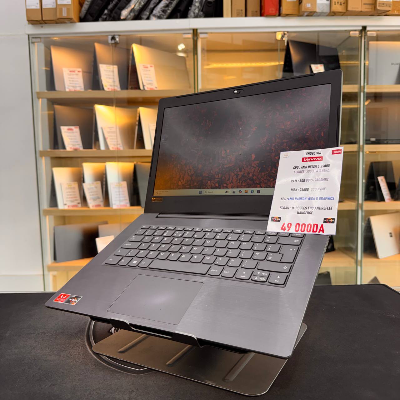 LENOVO LENOVO V14 RYZEN 5 2500U 8GB RAM 256SSD 14 " FHD  - LAPTOP vue 8