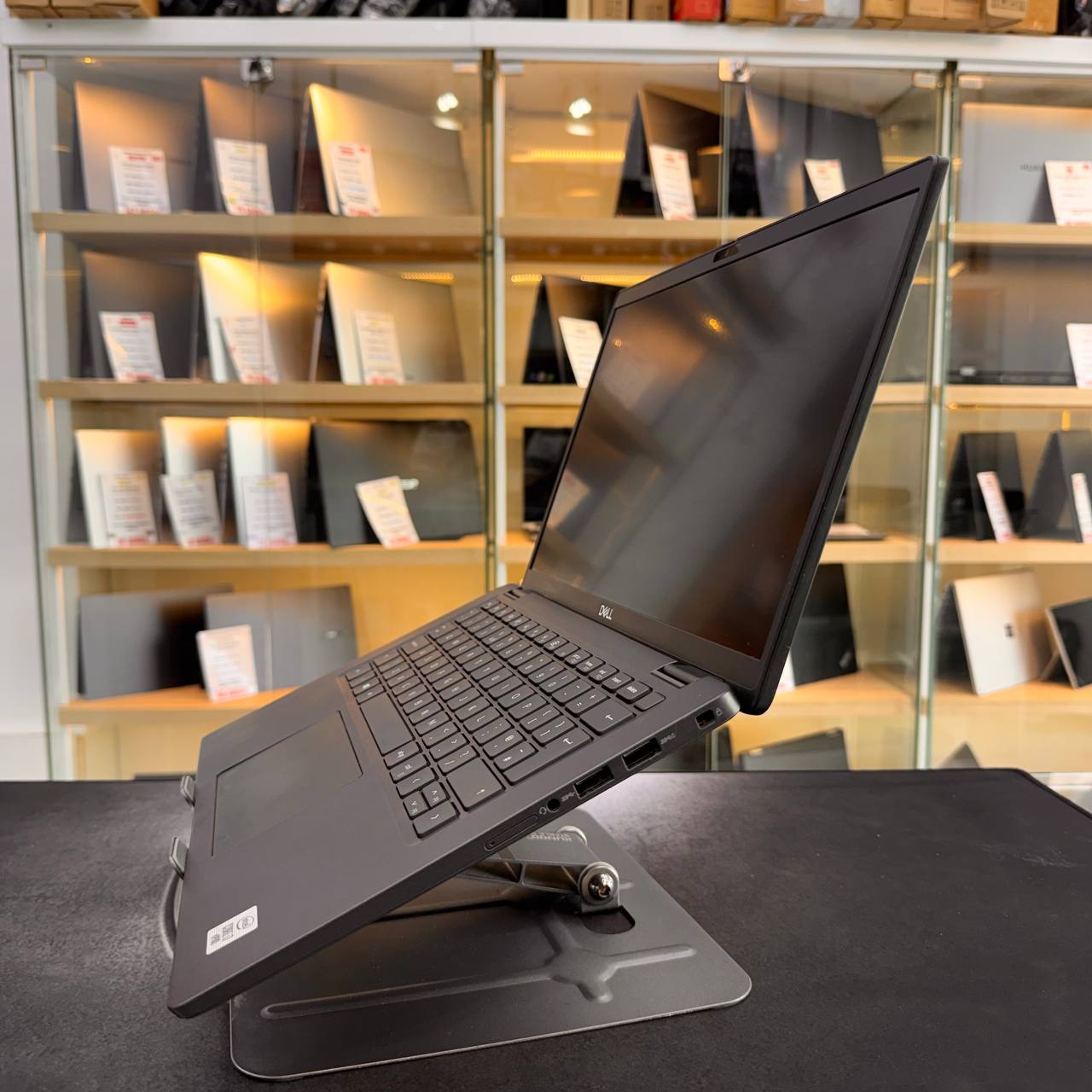 DELL  DELL LATITUDE 7410 I7 10610U 16GB 256GB SSD 14'' FHD - LAPTOP vue 3