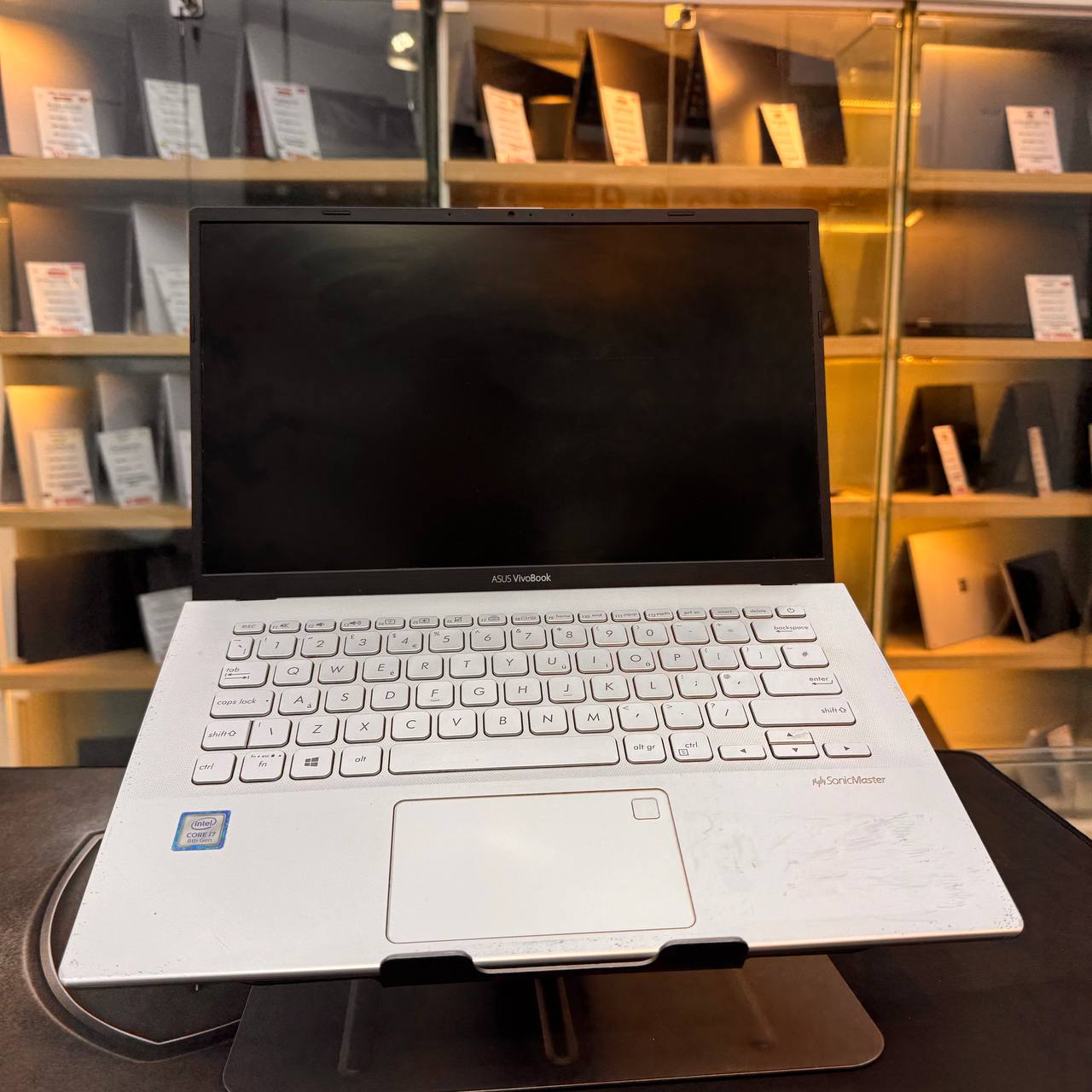 ASUS ASUS VIVOBOOK 14 I7 8550U 8GB 256GB SSD 14'' FHD - LAPTOP vue 2