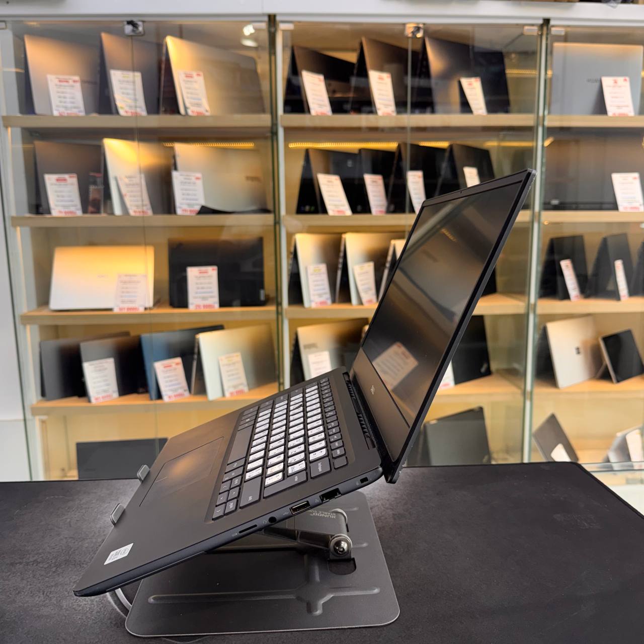 DELL DELL VOSTRO 14 I5 10210U 8GB 256GB SSD 14'' FHD - LAPTOP vue 6
