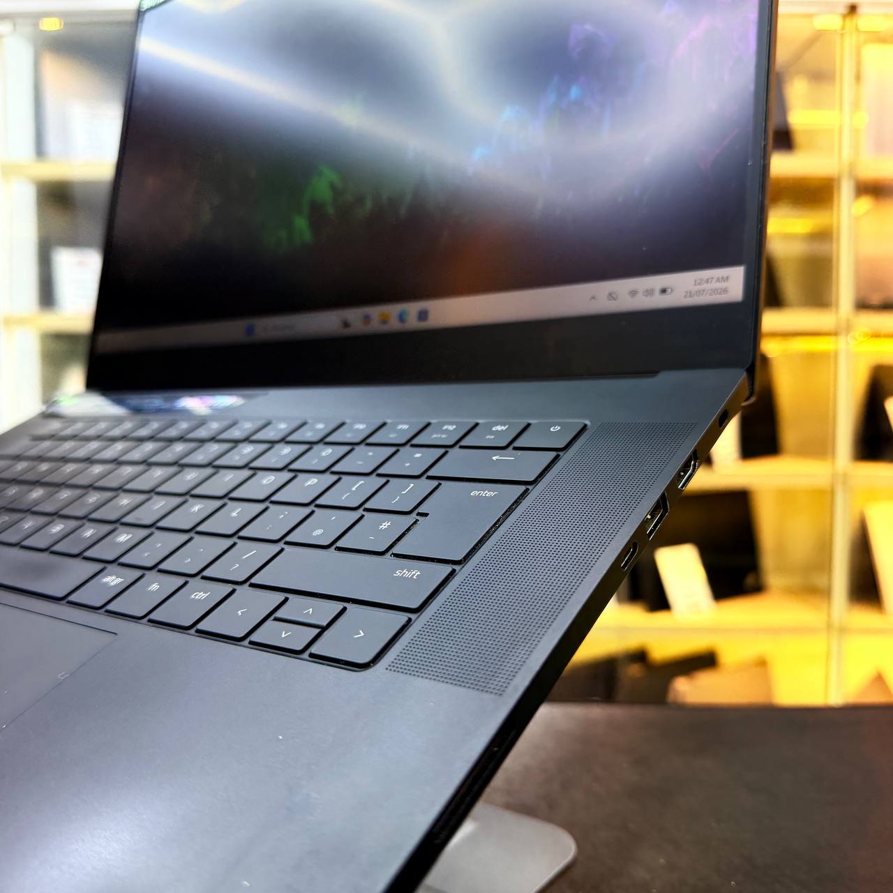 RAZER RAZER BLADE 15 I7 12800H 32GB 1000GB SSD RTX 3080TI 16GBVRAM 15.6'' FHD FHD 360Hz - LAPTOP GAMER vue 4