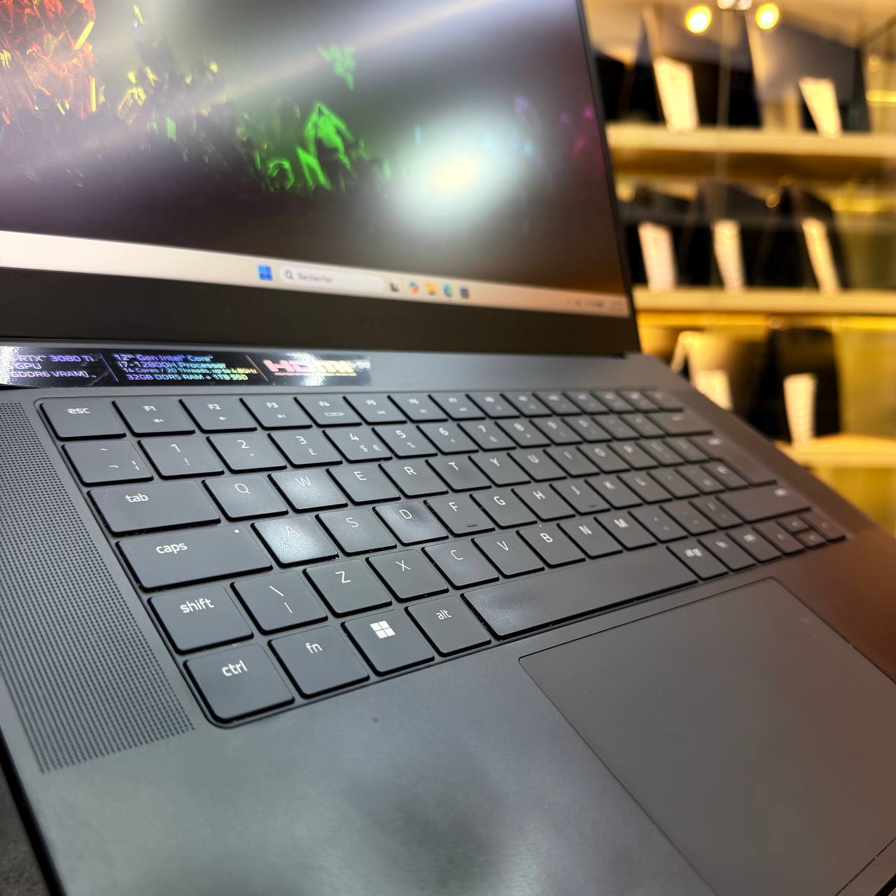 RAZER RAZER BLADE 15 I7 12800H 32GB 1000GB SSD RTX 3080TI 16GBVRAM 15.6'' FHD FHD 360Hz - LAPTOP GAMER vue 6