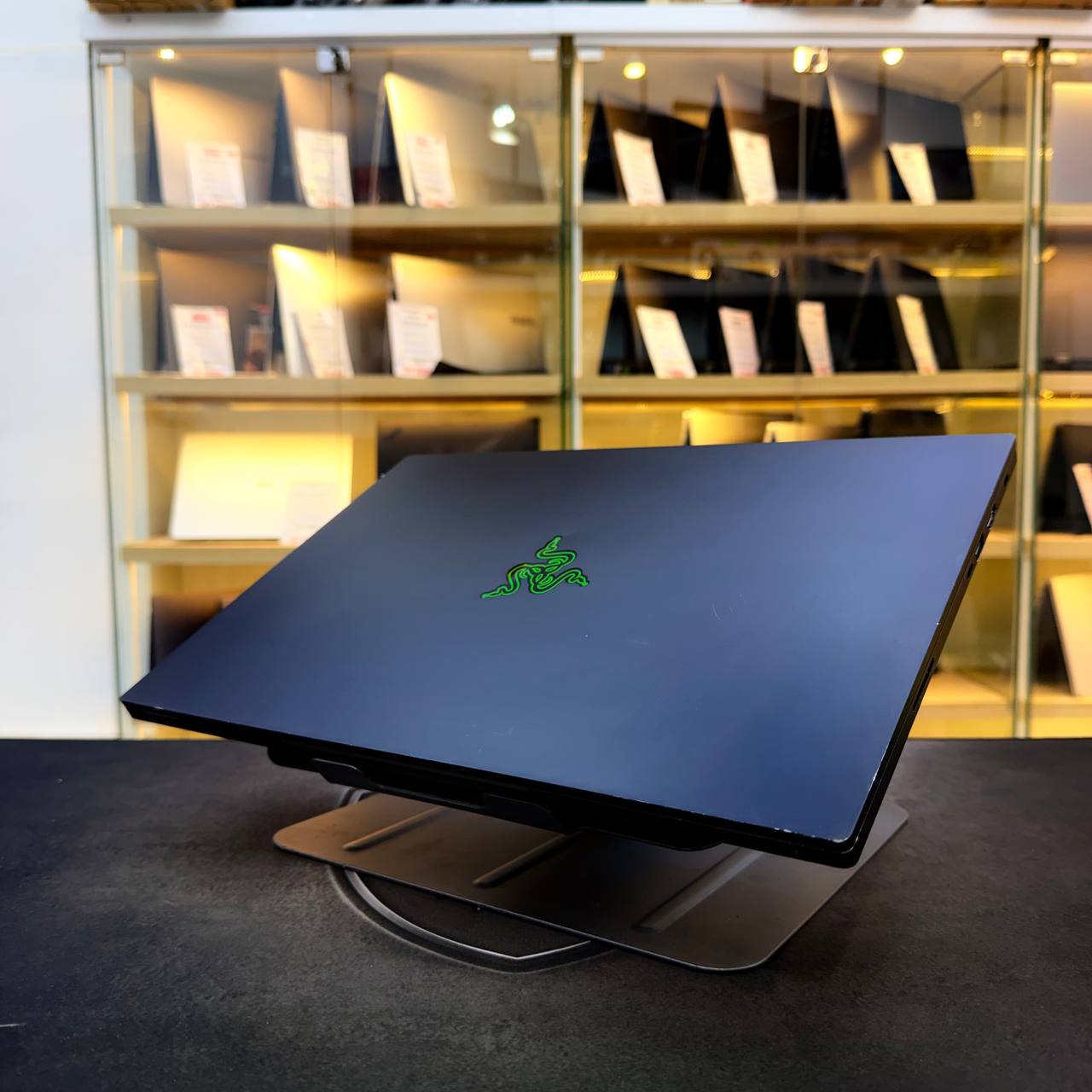RAZER RAZER BLADE 15 I7 12800H 32GB 1000GB SSD RTX 3080TI 16GBVRAM 15.6'' FHD FHD 360Hz - LAPTOP GAMER vue 9