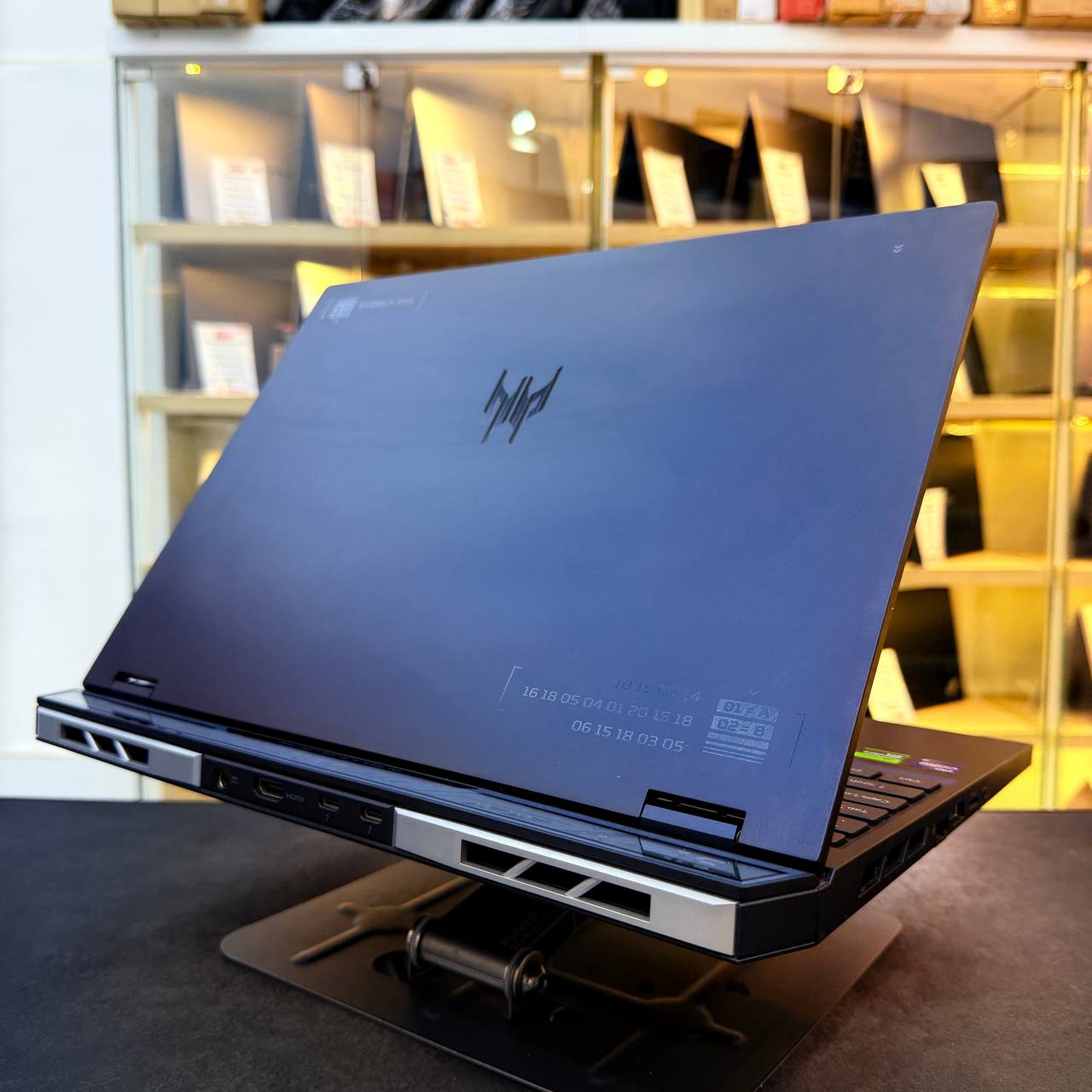 ACER PREDATOR HELIOS NEO 16 I9 14900HX 16GB 1000GB SSD RTX 4060 8GBVRAM 16'' 2K 180Hz - LAPTOP GAMER vue 8