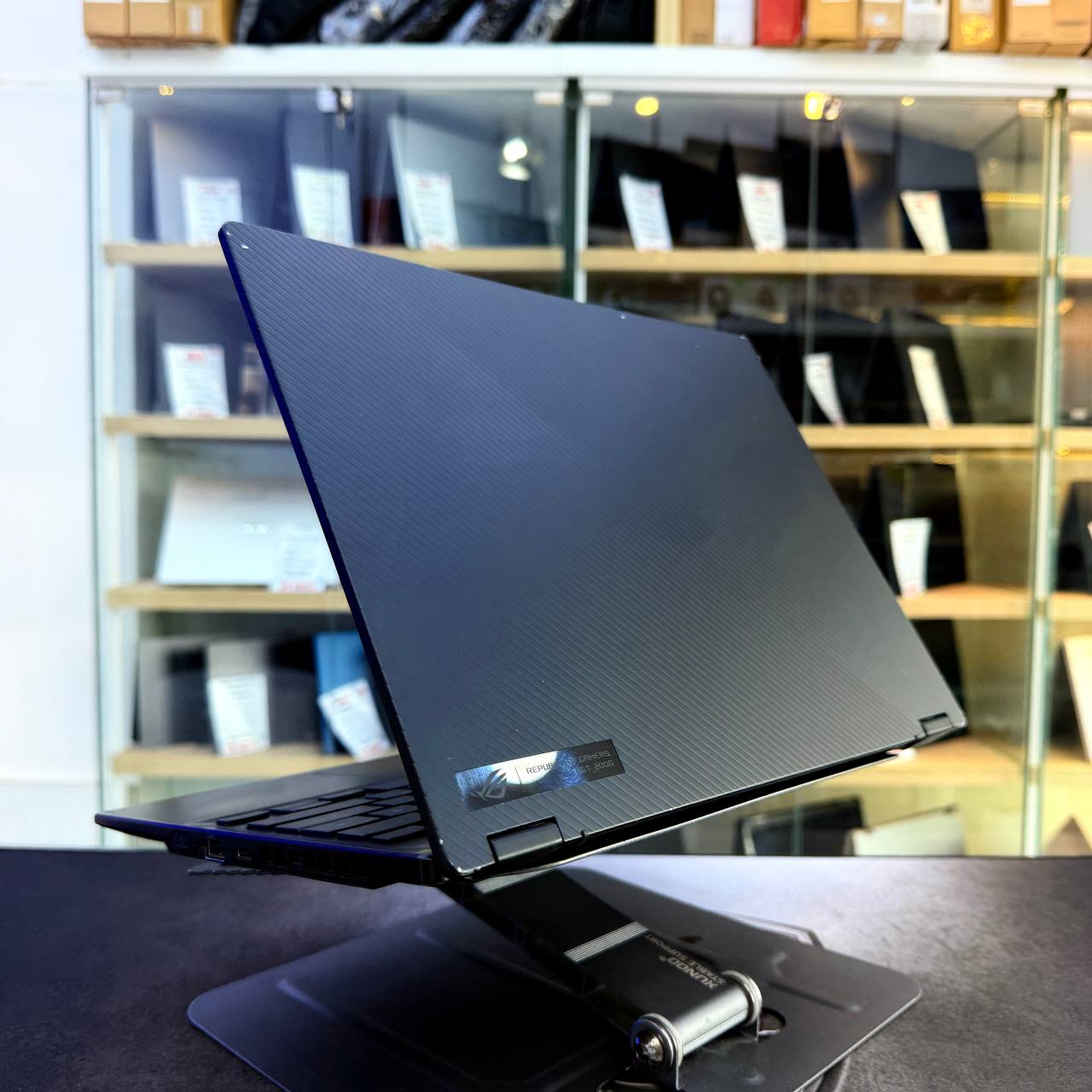 ASUS  ASUS ROG FLOW X13 RYZEN 9 5900HS 32GB 1000GB SSD RTX 3050TI 13.3'' FHD 120Hz X360 TACTILE - LAPTOP GAMER vue 5