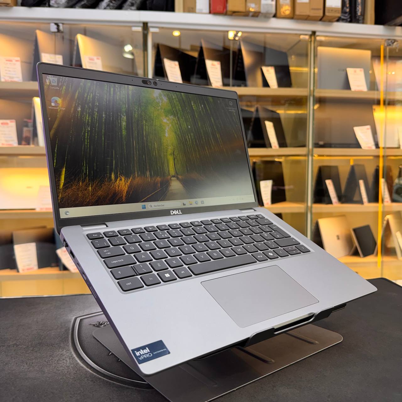 DELL DELL LATITUDE 5450 ULTRA 5 135U 16GB 256GB SSD 14'' FHD - LAPTOP vue 4