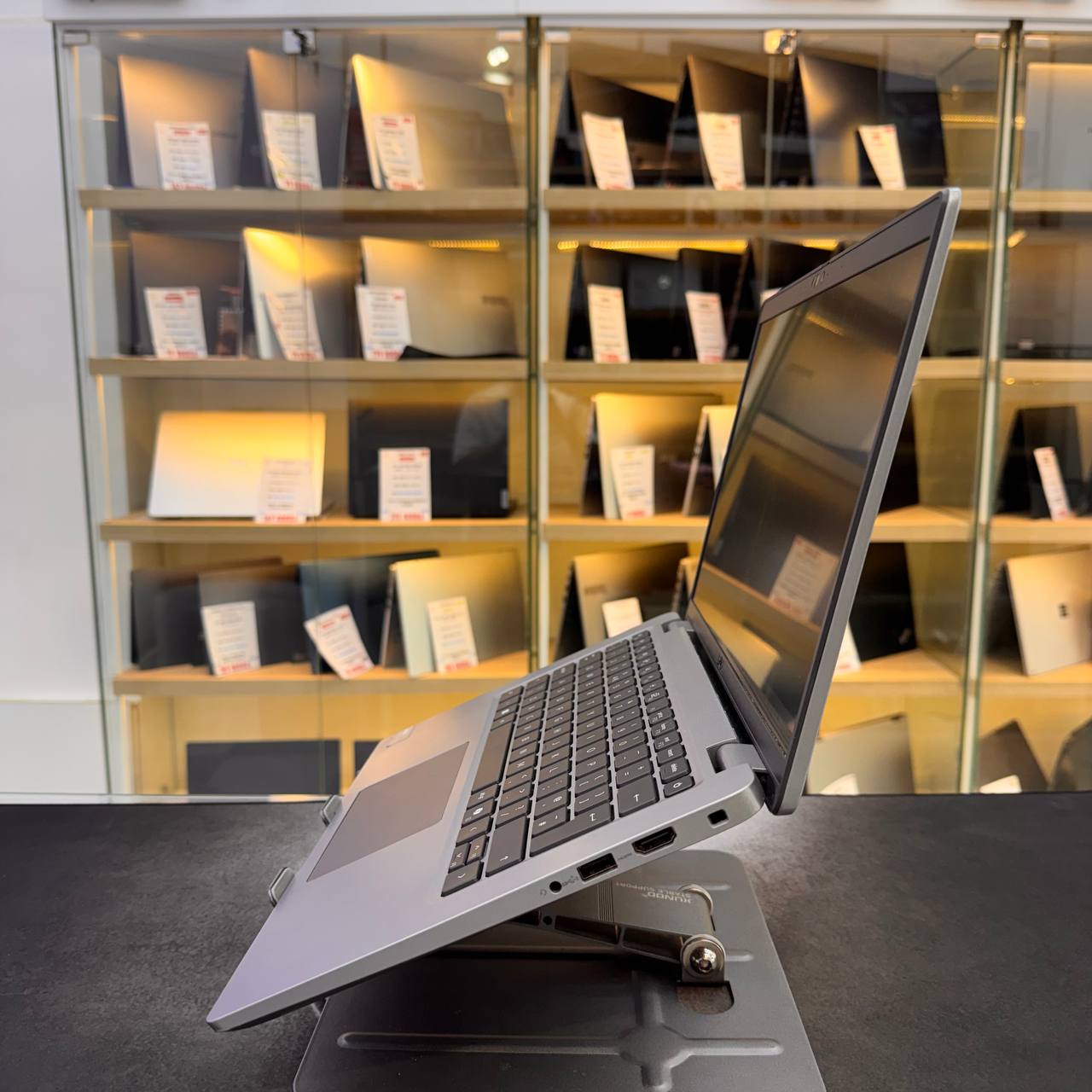 DELL DELL LATITUDE 5450 ULTRA 5 135U 16GB 256GB SSD 14'' FHD - LAPTOP vue 7