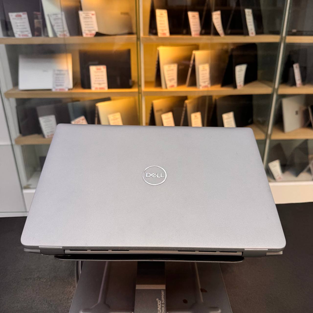 DELL DELL LATITUDE 5450 ULTRA 5 135U 16GB 256GB SSD 14'' FHD - LAPTOP vue 8