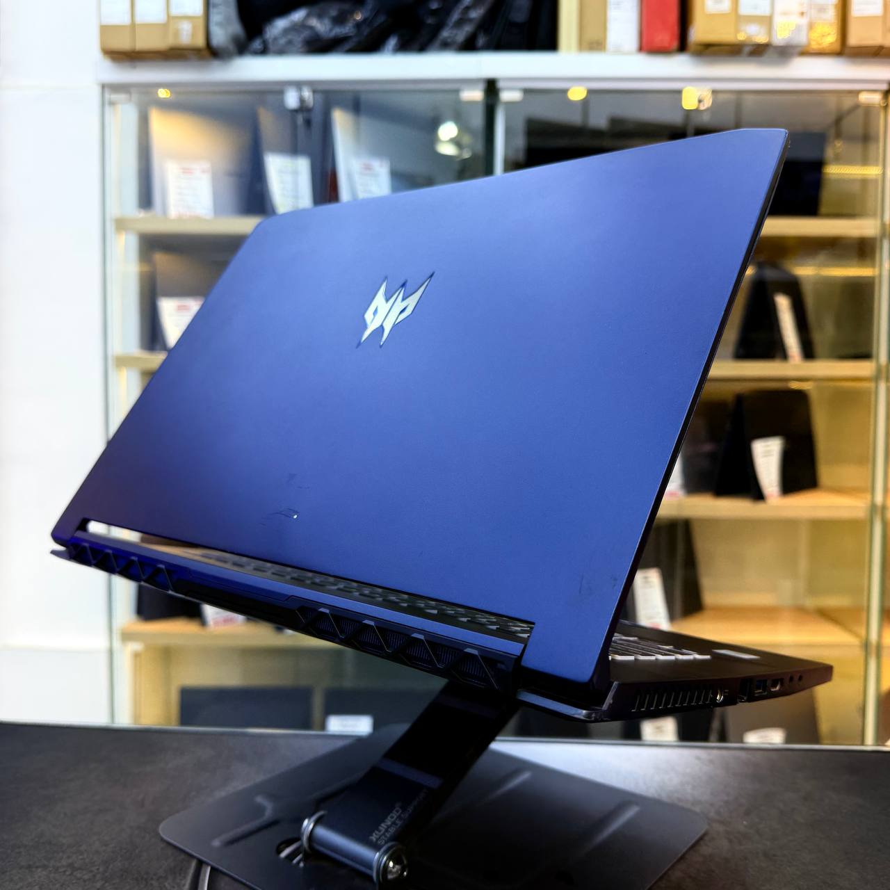 ACER ACER PREDATOR TRITON 500 INTEL CORE I7 10750H 16GB 512GB SSD NVIDIA RTX 2070 SUPER 8GBVRAM 16'' FHD 300Hz - LAPTOP GAMER vue 7
