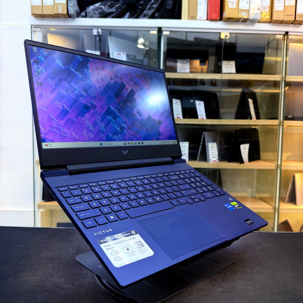 HP  HP VICTUS 15 I5 12450H 16GB 512GB SSD RTX 3050 4GBVRAM 15.6" FHD 144Hz - LAPTOP GAMER vue 3