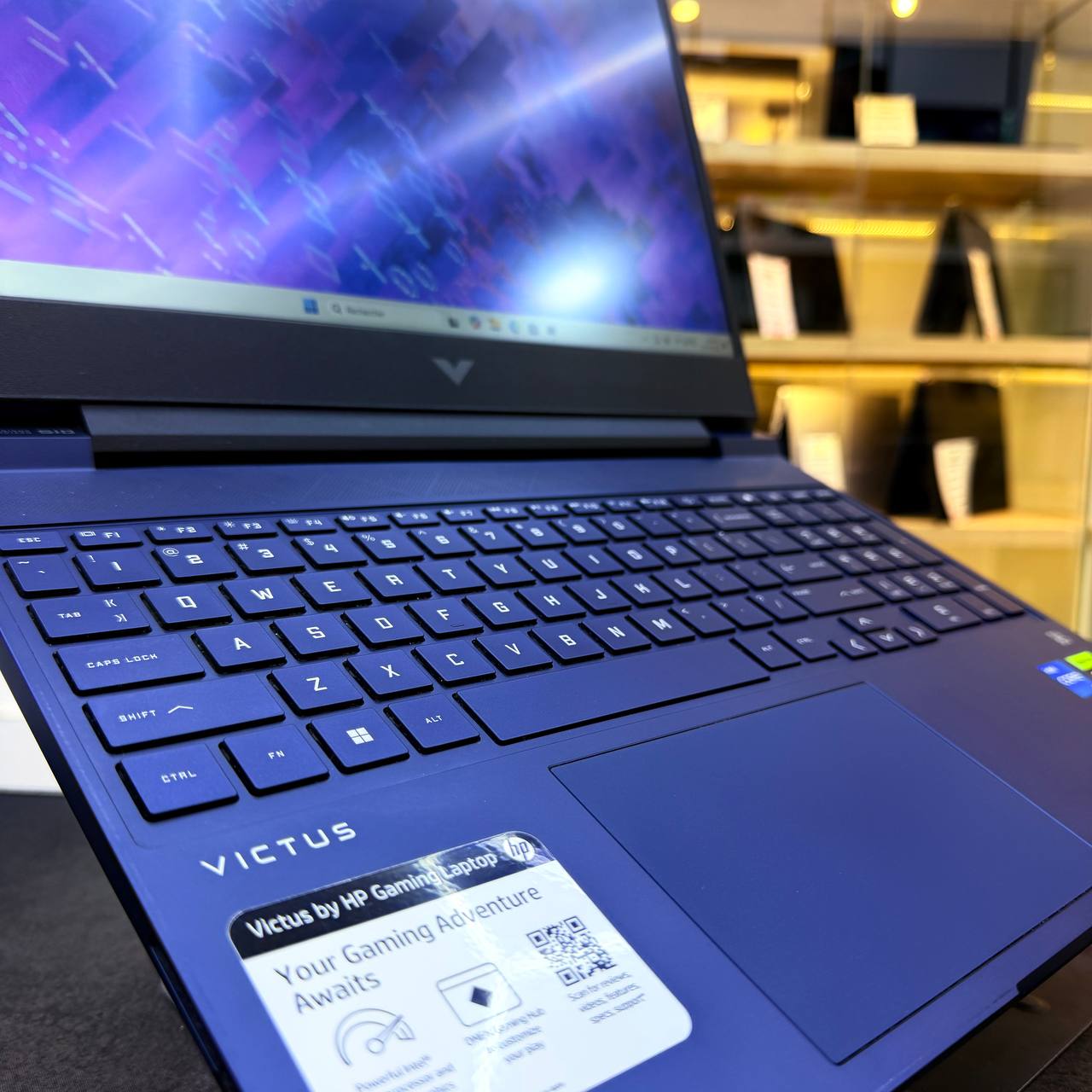 HP  HP VICTUS 15 I5 12450H 16GB 512GB SSD RTX 3050 4GBVRAM 15.6" FHD 144Hz - LAPTOP GAMER vue 5