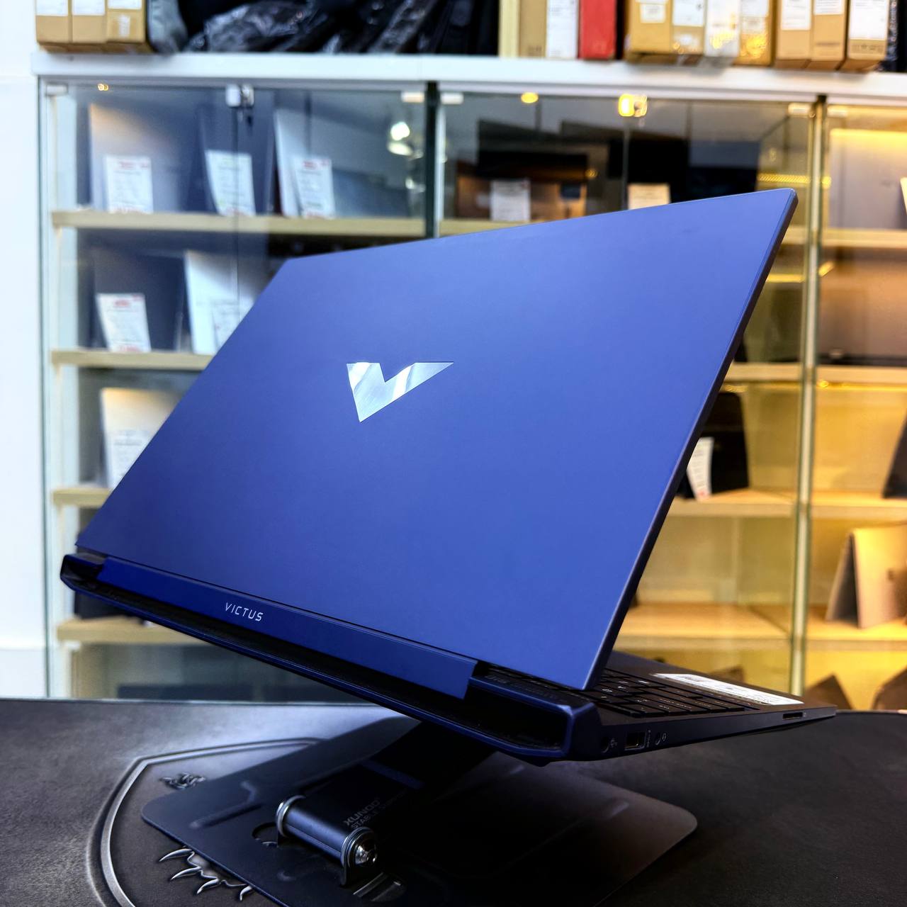 HP  HP VICTUS 15 I5 12450H 16GB 512GB SSD RTX 3050 4GBVRAM 15.6" FHD 144Hz - LAPTOP GAMER vue 8