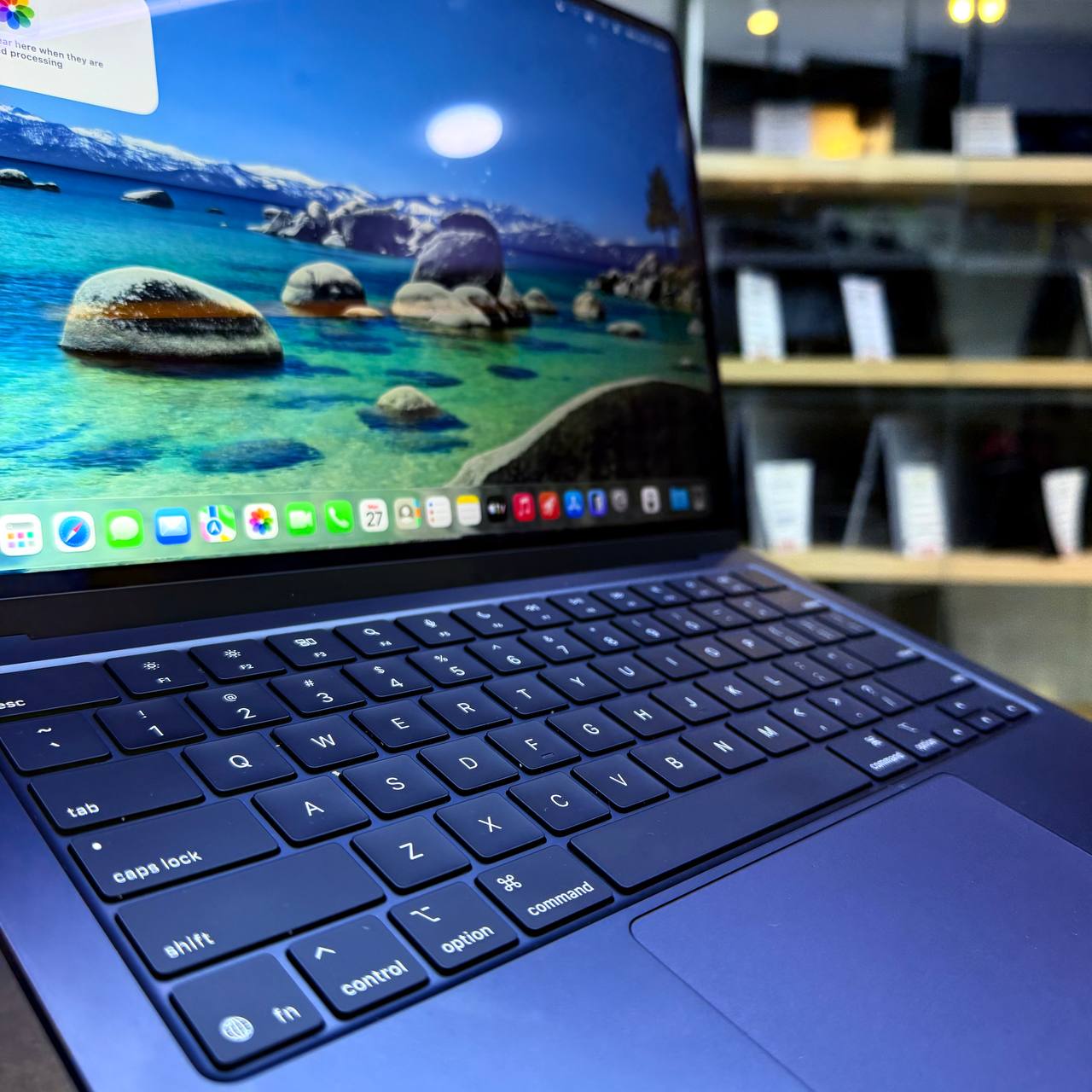 APPLE  MACBOOK AIR M4 APPLE M4 CHIP 16GB 256GB SSD APPLE M2 CHIP 14'' CYCLE 72 100% - LAPTOP vue 3