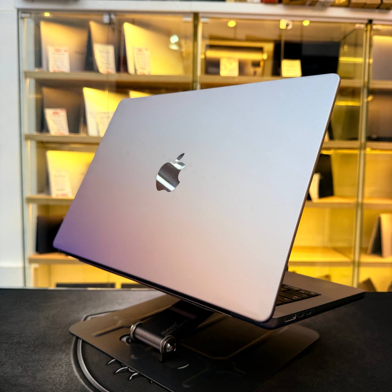 APPLE MACBOOK PRO M2 PRO APPLE M2 PRO CHIP 36GB 1000GB SSD 14'' 3K CYCLE 371 91% - LAPTOP vue 6