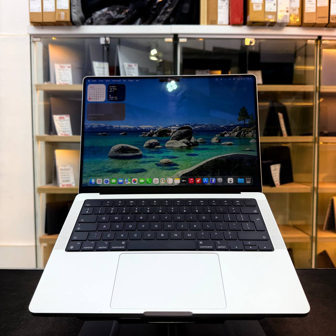APPLE  MACBOOK PRO M3 PRO APPLE M3 PRO CHIP 36GB 1000GB SSD 14'' SUPER RETINA XDR CYCLE 37 - LAPTOP vue 2
