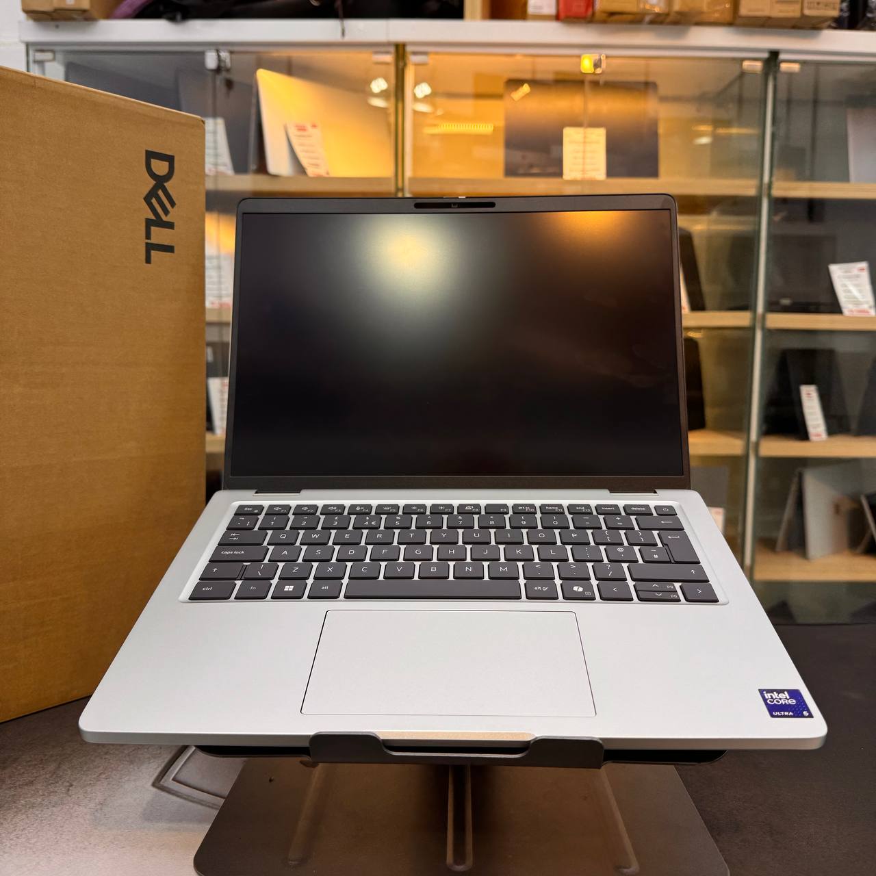 DELL DELL PRO 14 PLUS ULTRA 5 235U 16GB 256GB SSD 14'' FHD - LAPTOP vue 2