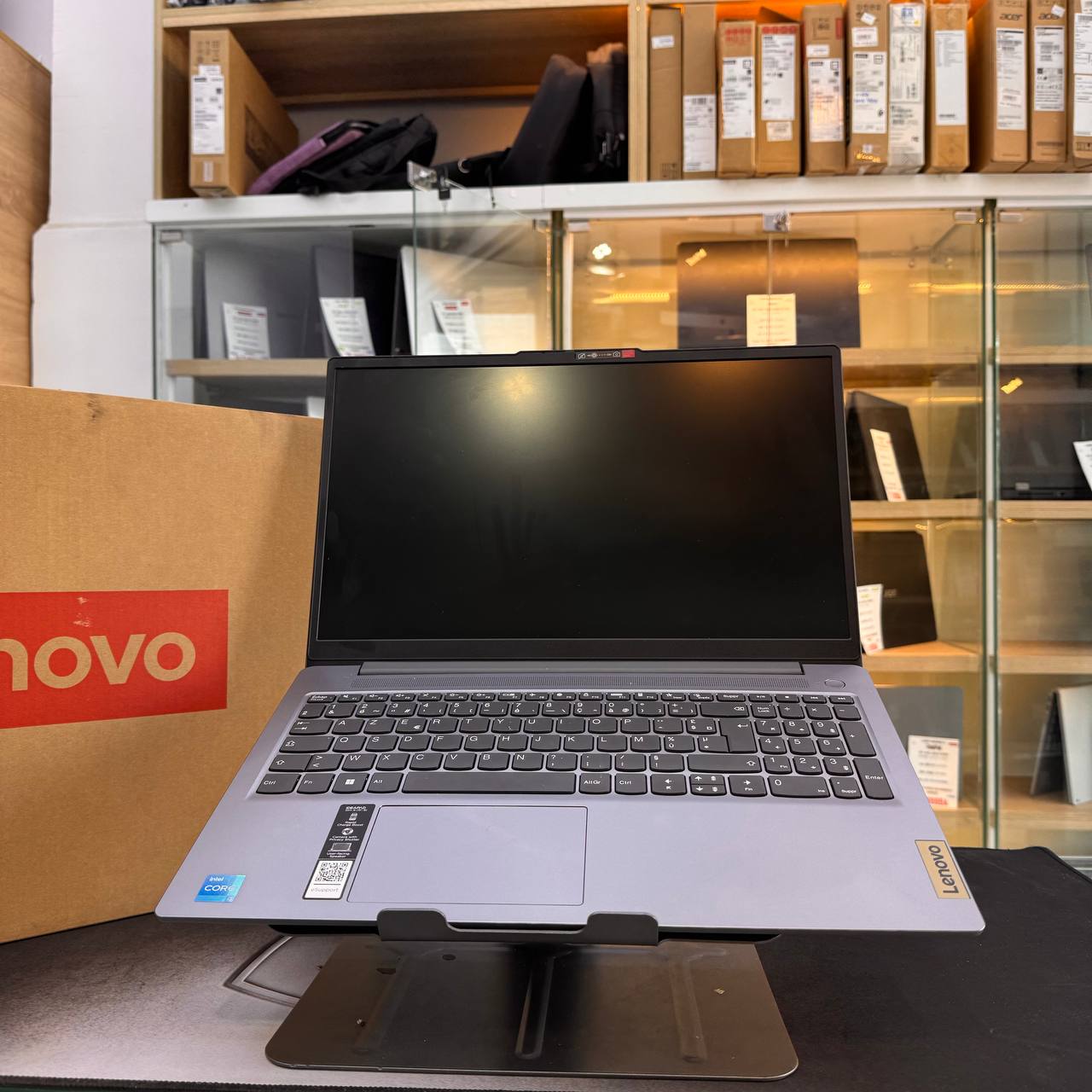 LENOVO LENOVO IDEAPAD SLIM 3 I3 1315U 8GB 256GB SSD 15.6'' FHD - LAPTOP vue 2