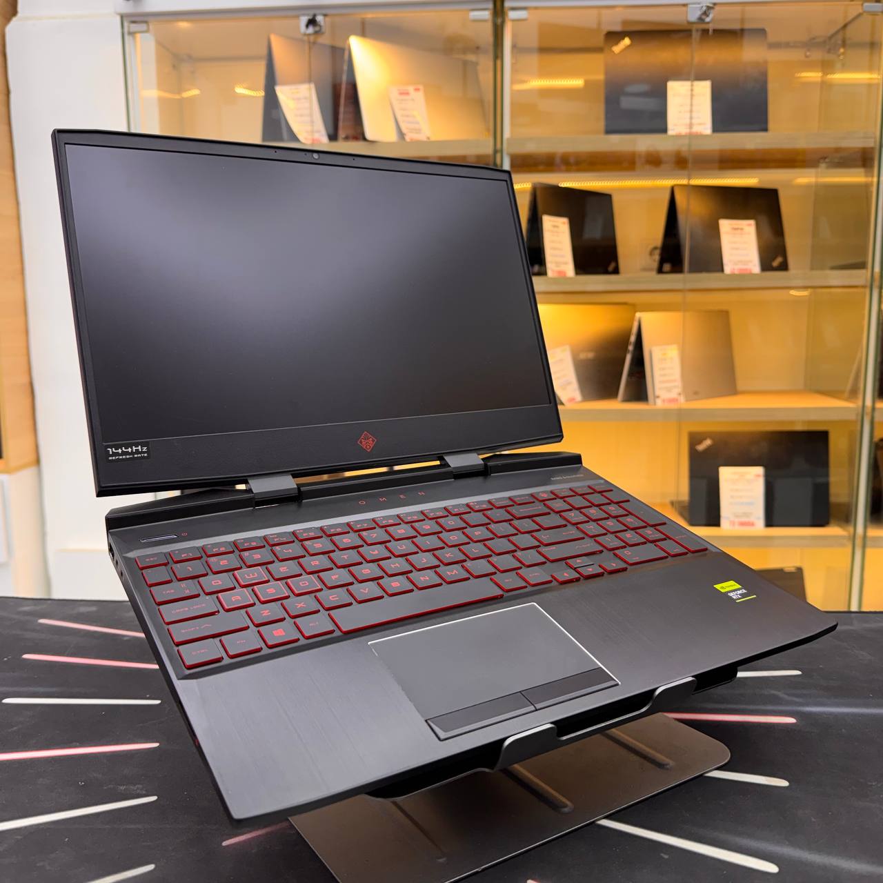 HP HP OMEN 15 I7 9750H 16GB 512GB SSD RTX2060 6GBVRAM 15.6'' FHD 144Hz - LAPTOP GAMER vue 2