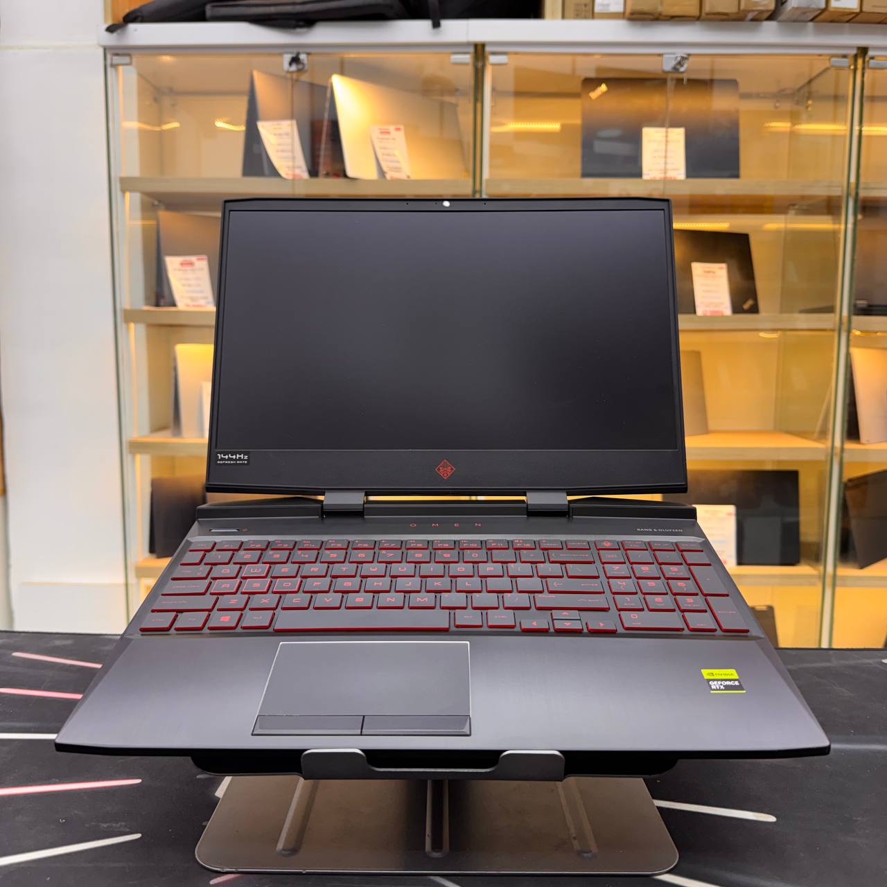 HP HP OMEN 15 I7 9750H 16GB 512GB SSD RTX2060 6GBVRAM 15.6'' FHD 144Hz - LAPTOP GAMER vue 3