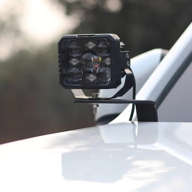 Scorpio N bonnet light mount
