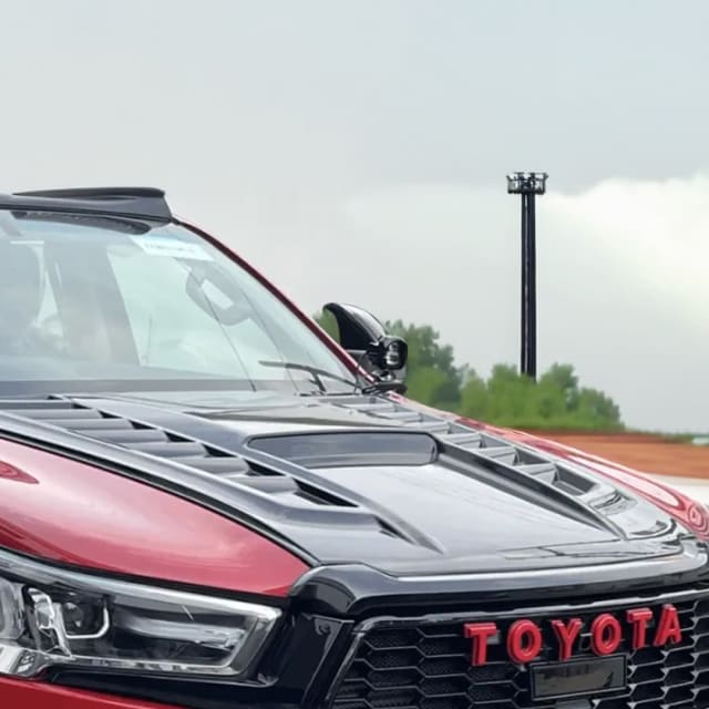 Bonnet Scoop for Toyota Hilux