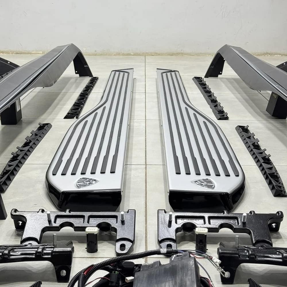 GLS 400 Maybach-Style Automatic Sidesteps