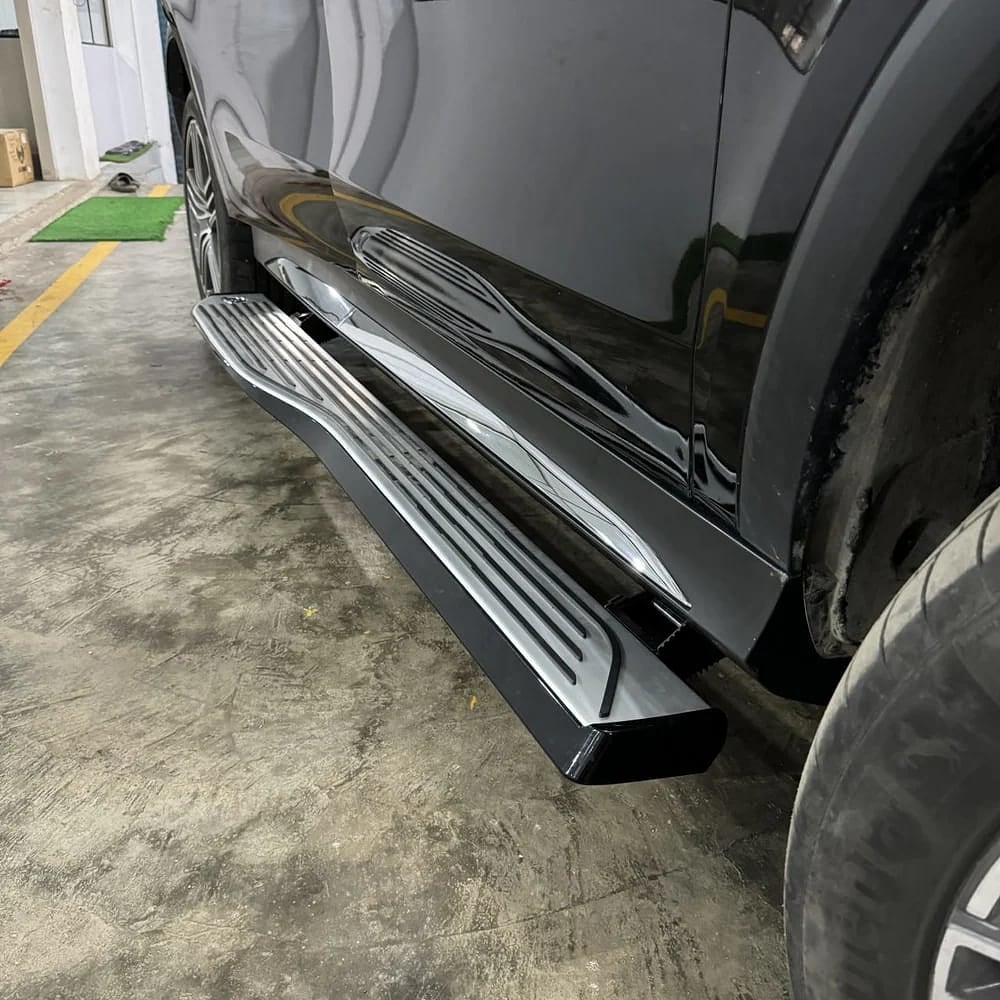 GLS 400 Maybach-Style Automatic Sidesteps