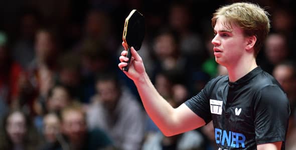 Bild: Truls Moregardh im Trikot des TTC Neu-Ulm. (©MaJo-Foto)