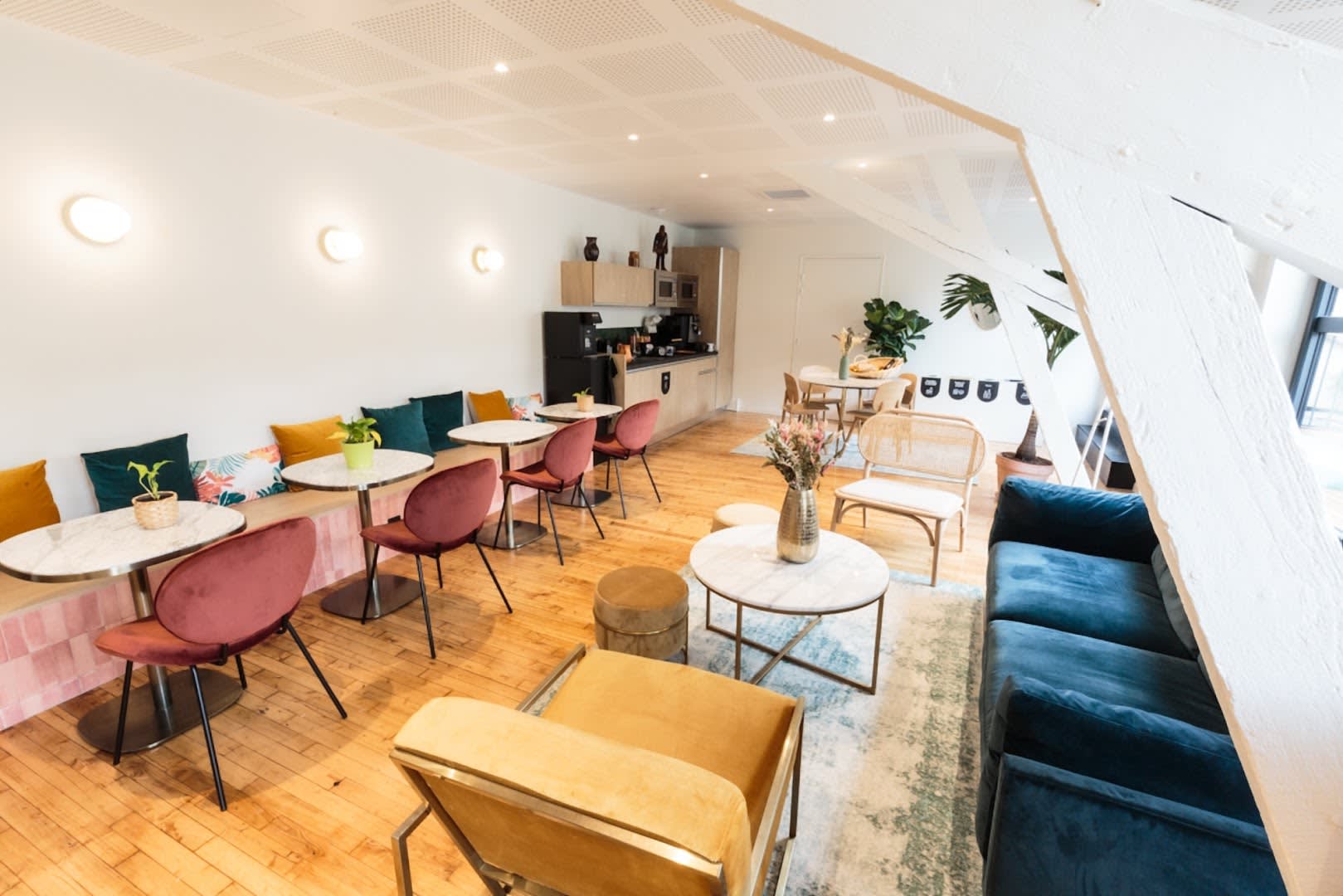 Sala de reuniones en el coworking de Dulong, Paris