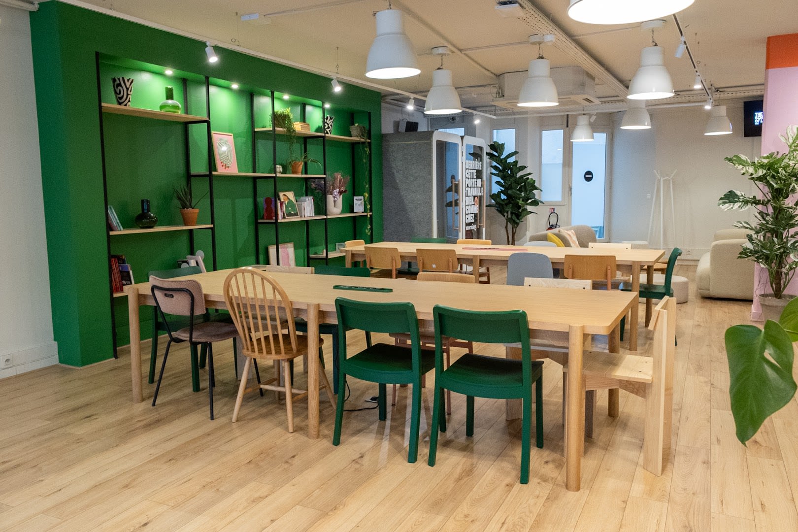 Sala de reuniones en el coworking de Montsouris, Paris