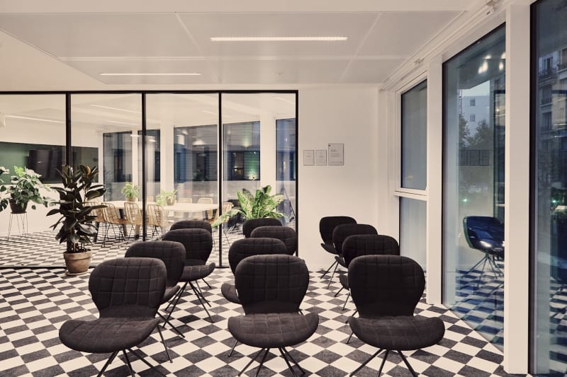 Interior del espacio de coworking en Clichy, Clichy