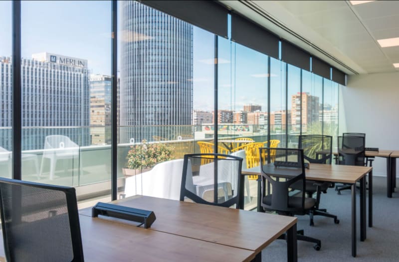 Sala de reuniones en el coworking de Santiago Bernabéu, Chamartín, Madrid