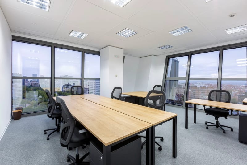 Interior del espacio de coworking en Plaza de Castilla, Chamartín, Madrid