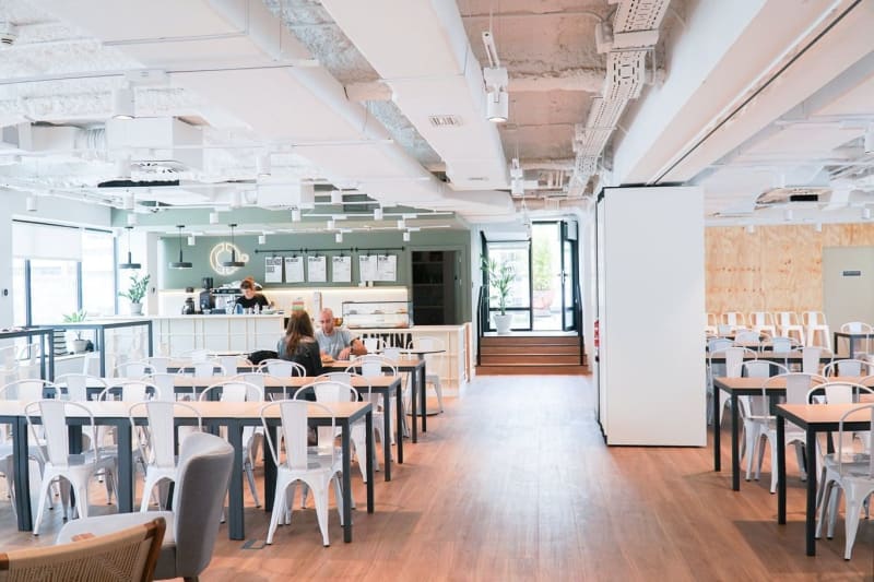 Interior del espacio de coworking en Chamartín, Madrid