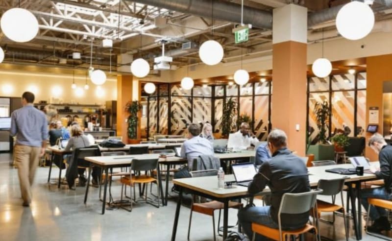 Área común del coworking en Trafalgar, Chamberí, Madrid