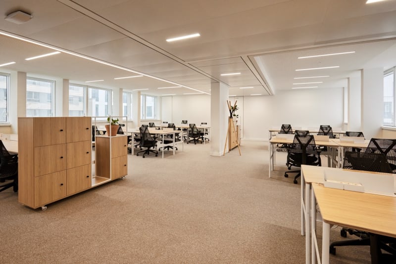 Interior del espacio de coworking en Pont de Neuilly, Neuilly-sur-Seine