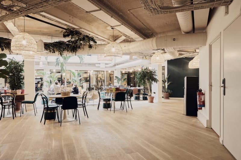 Interior del espacio de coworking en Duhesme, Paris