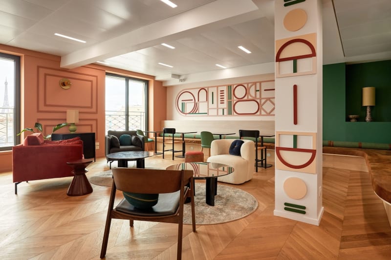 Interior del espacio de coworking en Faubourg Saint-Honore, Paris