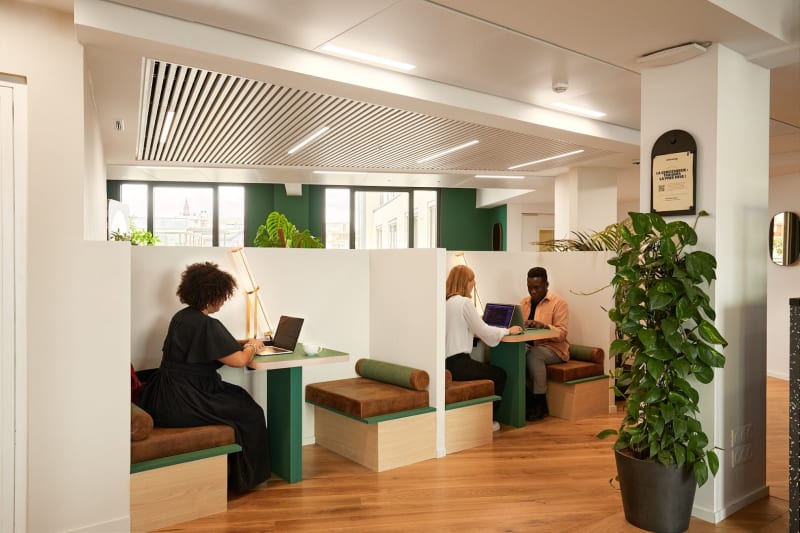 Detalle del espacio de trabajo en Faubourg Saint-Honore, Paris