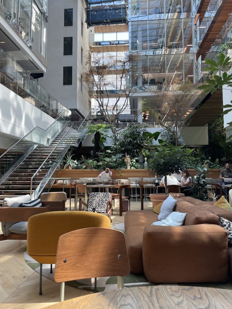 Zona de trabajo abierta en Laffitte, Paris