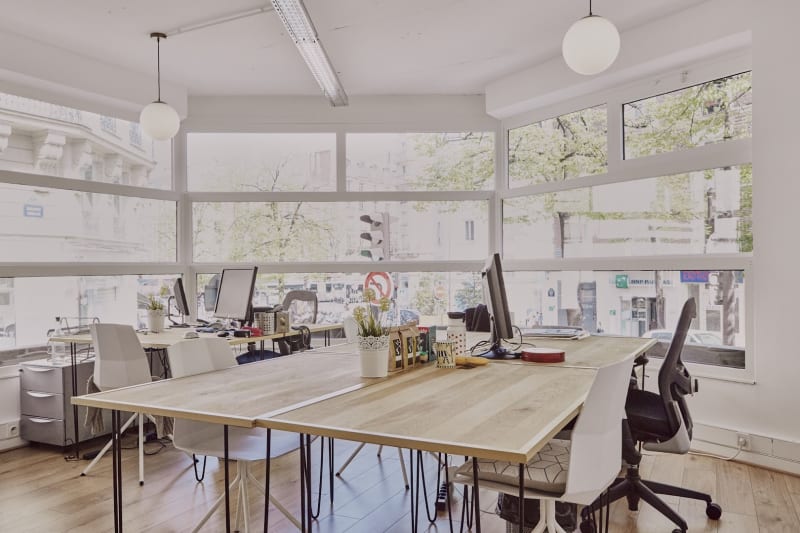 Interior del espacio de coworking en Montsouris, Paris