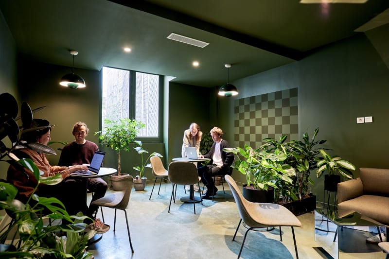 Detalle del espacio de trabajo en Penthievre, Paris