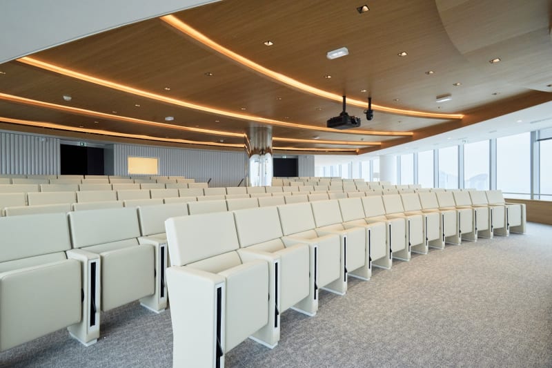 Interior del espacio de coworking en La Defense, Puteaux