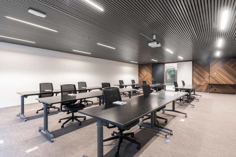 Coworking with meeting rooms Work in a prime building in the business heart of Brussels