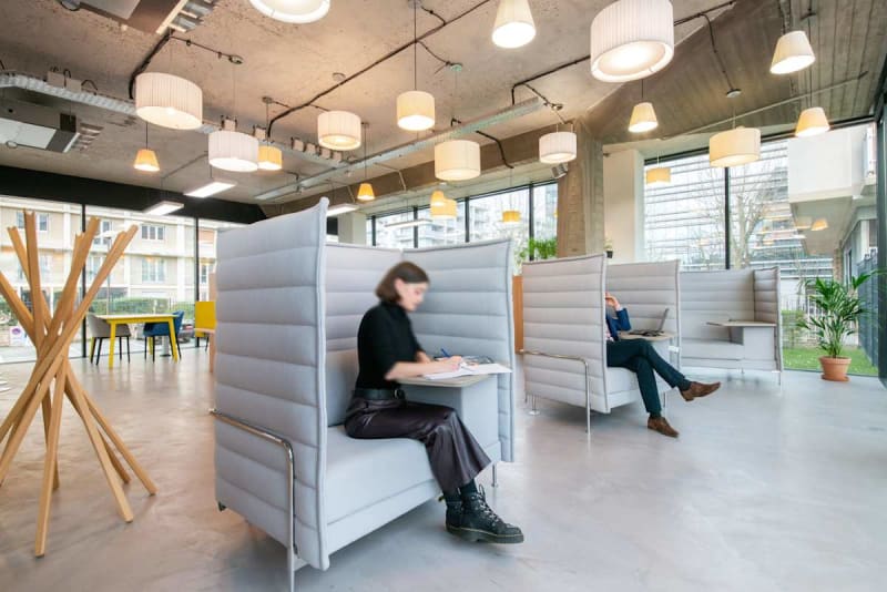 Zona de coworking luminosa en Pont de Sèvres, Boulogne-Billancourt