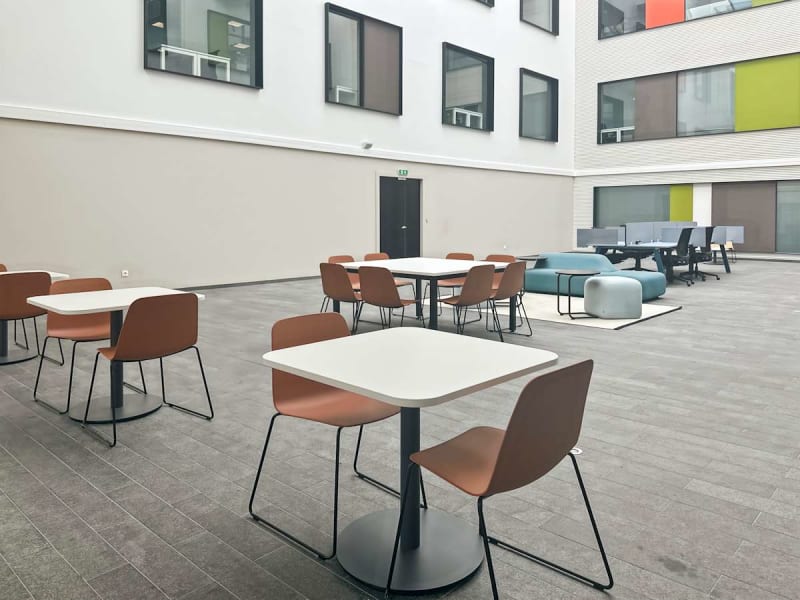 Zona de coworking luminosa en Aéroport, Lesquin