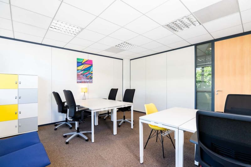 Zona de coworking luminosa en La Villette, Lyon