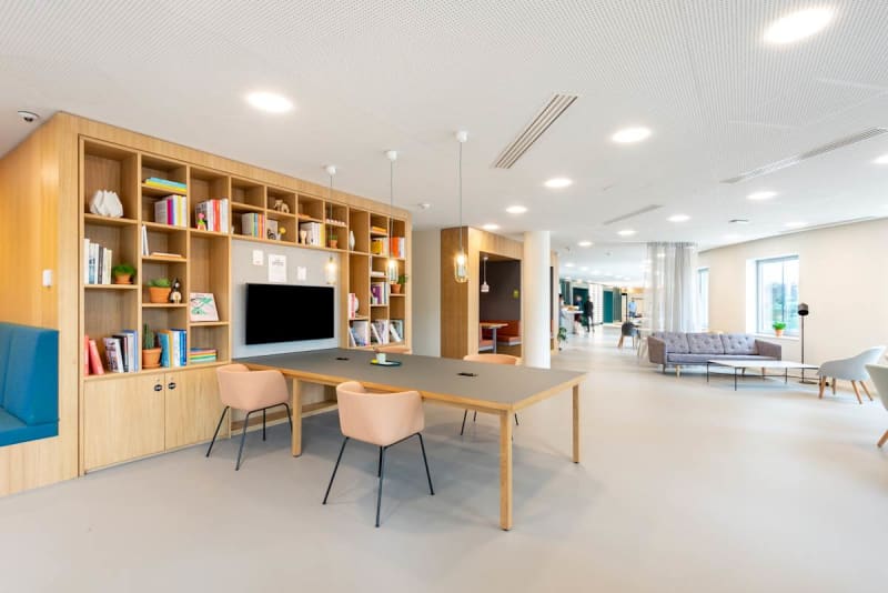 Zona de coworking luminosa en La Défense, Puteaux