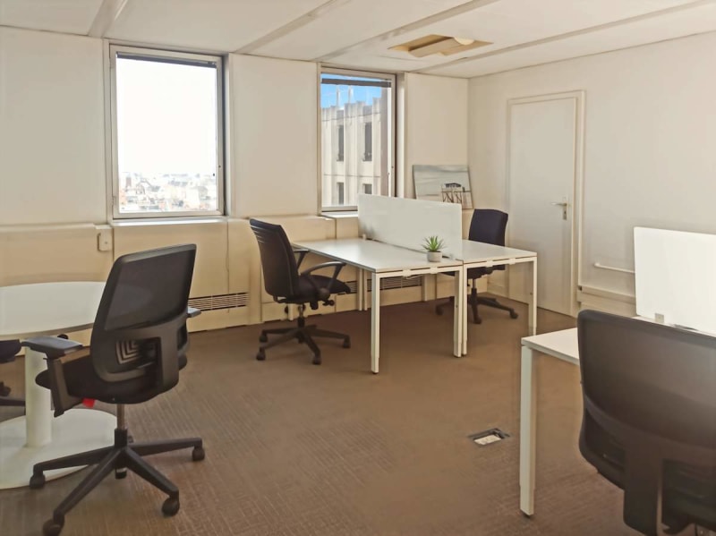 Zona de coworking luminosa en Les Halles, Strasbourg